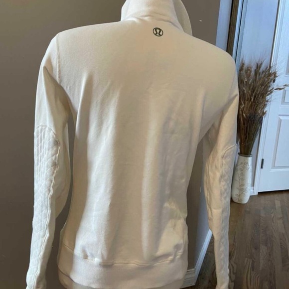 Lululemon jacket sz 6 - Picture 4 of 4